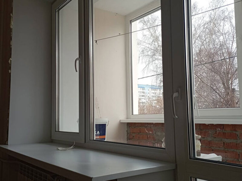 Установка пластикового балконного окна и балкона в квартире